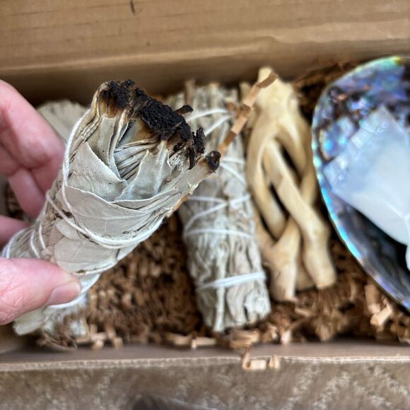 Sarimoire Sage Smuge Sticks Kit Bundle of 3 Feather Shell Bowl Palo Santo Box - Picture 2 of 6